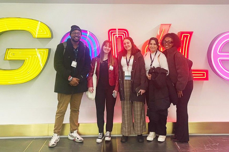 Cardinal Courier advisor Khari Demos and students Erin Dickinson ’24, Mallory Schake ’25, Lejla Zornic ’25, and Nya Robinson ’23 in New York City.