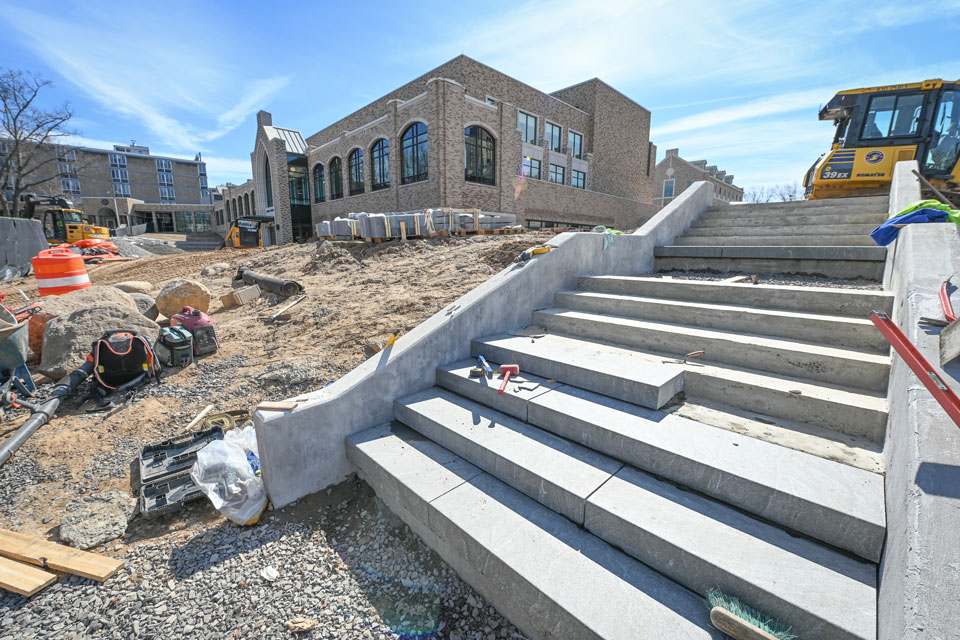 A new staircase connects the main entrance of Lavery Library to Upper Quad.