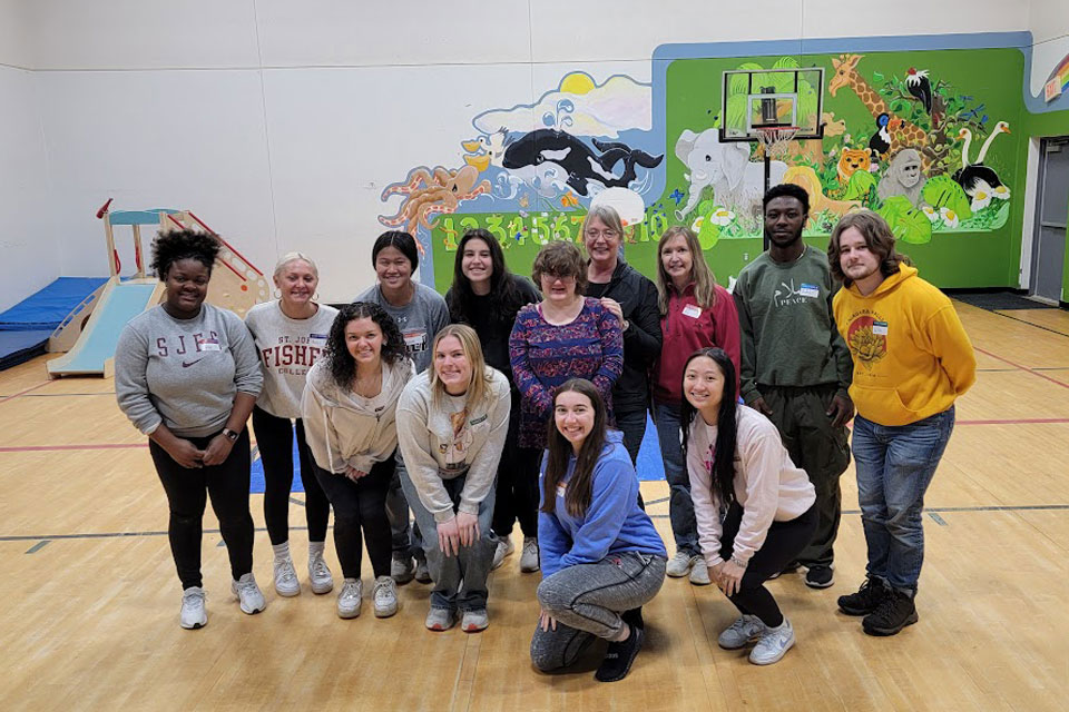 Pharmacy students volunteer at CP Rochester.