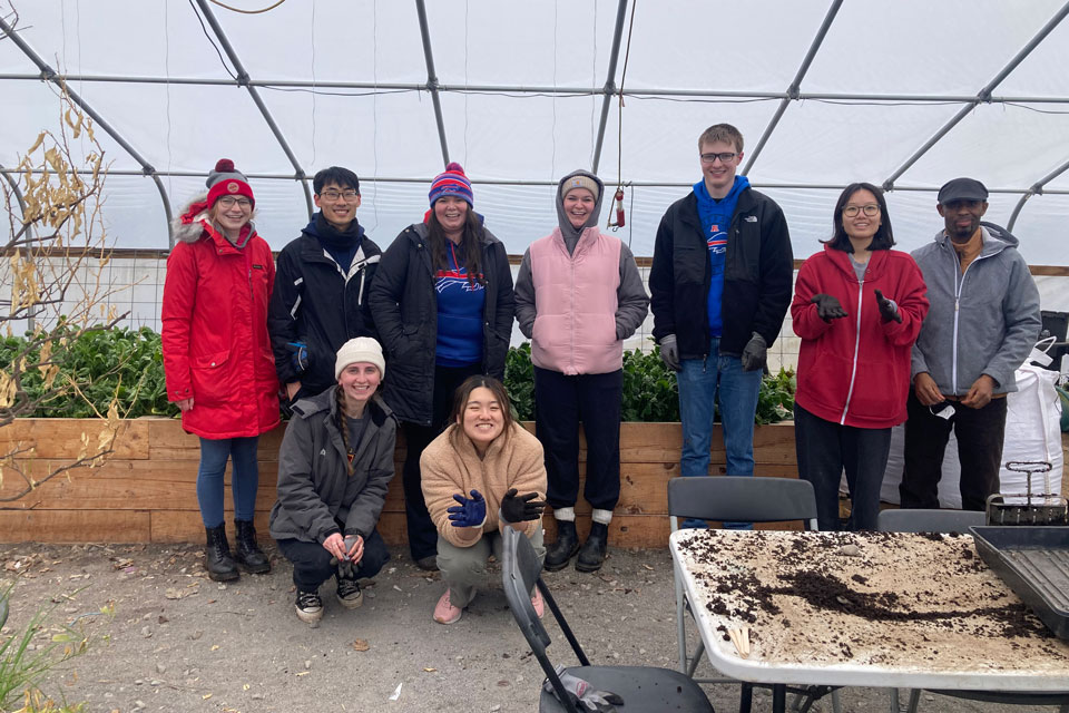 A group of pharmacy students volunteer at EquiCenter.