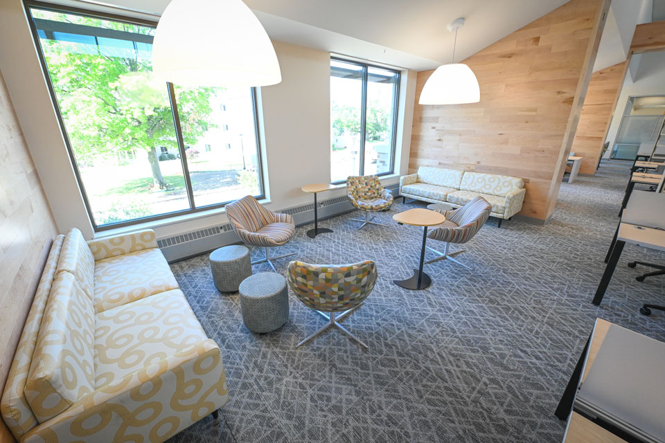 Lounge space on the third floor of Lavery Library overlooks Upper Quad.